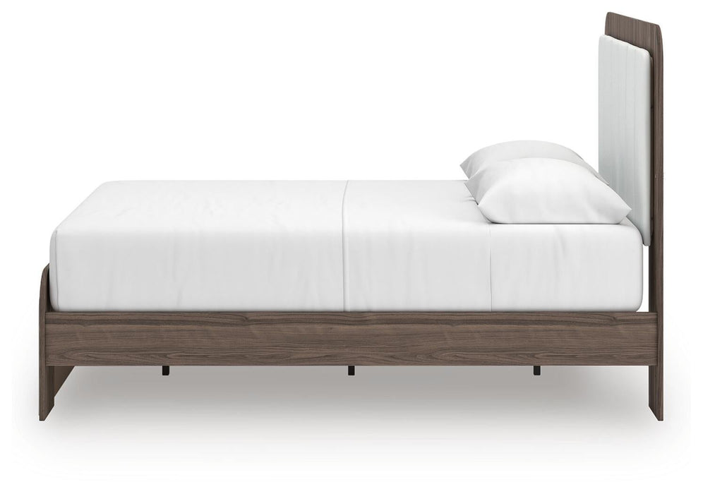 Kendanport Queen Upholstered Bed