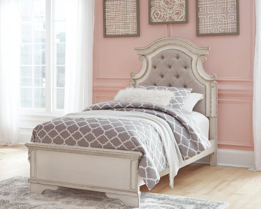 Realyn Twin Panel Bed with Mirrored Dresser