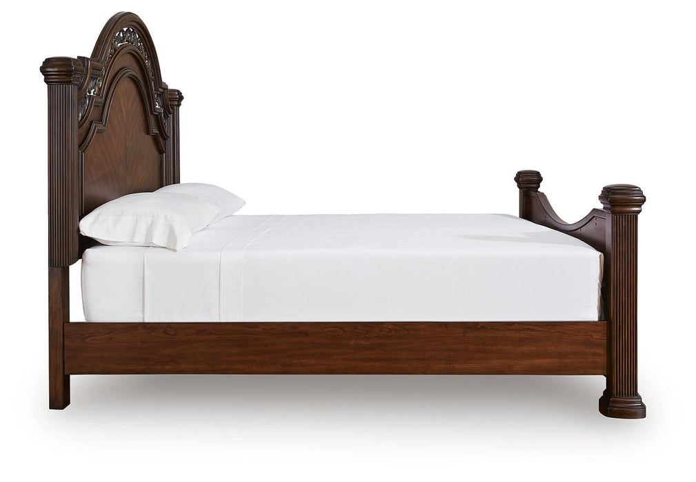 Lavinton Queen Poster Bed with Mirrored Dresser