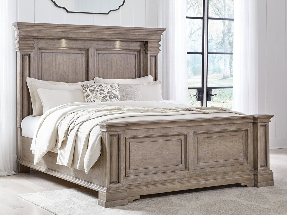 Blairhurst California King Panel Bed with Mirrored Dresser