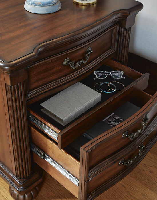 Lavinton King Poster Bed with Mirrored Dresser and Nightstand