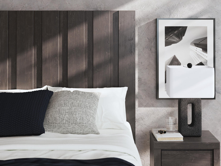 Parlayon Queen Panel Bed, Dresser, Mirror, Chest and Nightstand