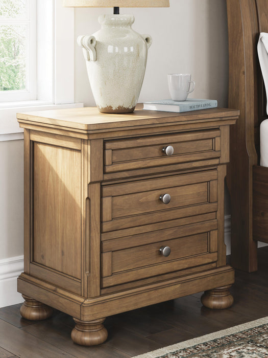 Vandenmore Queen Panel Bed with Mirrored Dresser and Nightstand