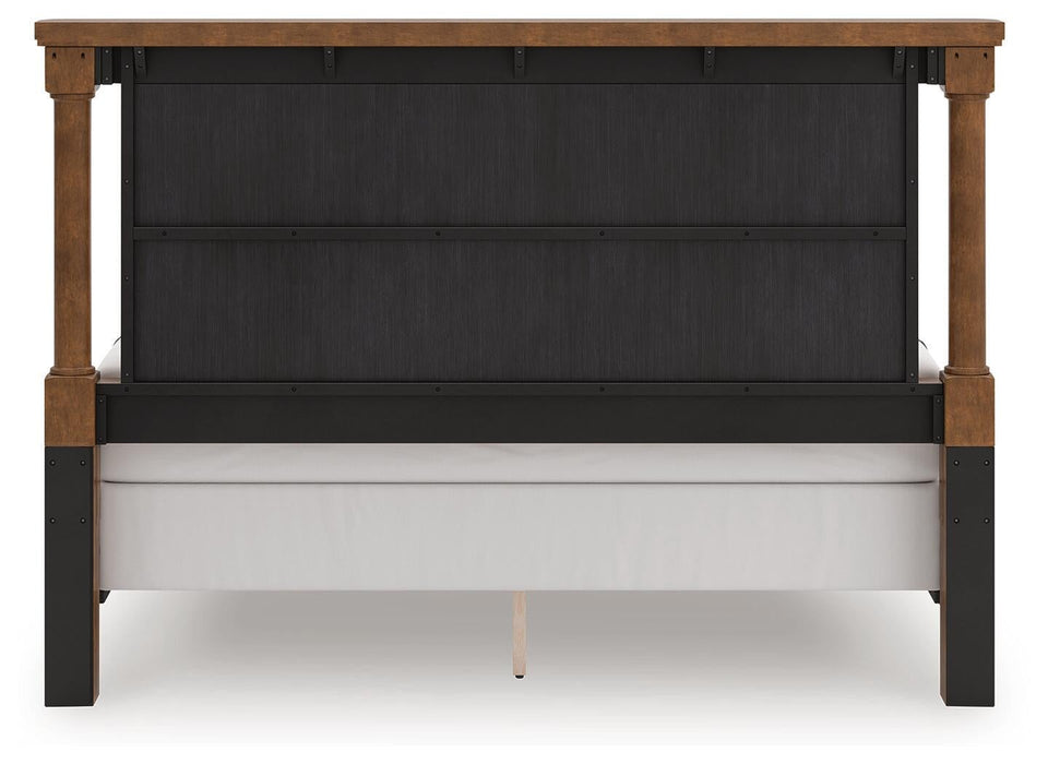 Chadworth King Poster Bed with Mirrored Dresser