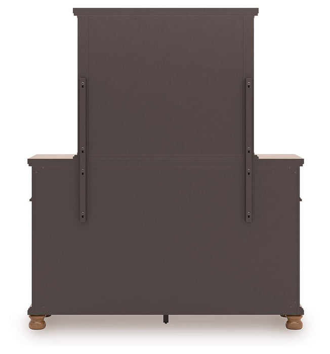 Chadworth Queen Poster Bed with Mirrored Dresser