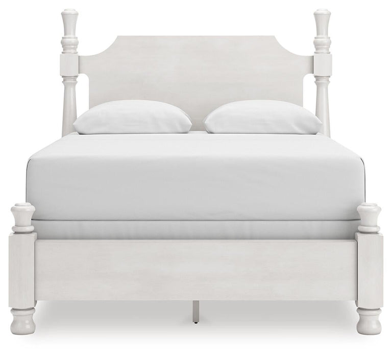 Chadworth Queen Poster Bed, Dresser, Mirror and Nightstand