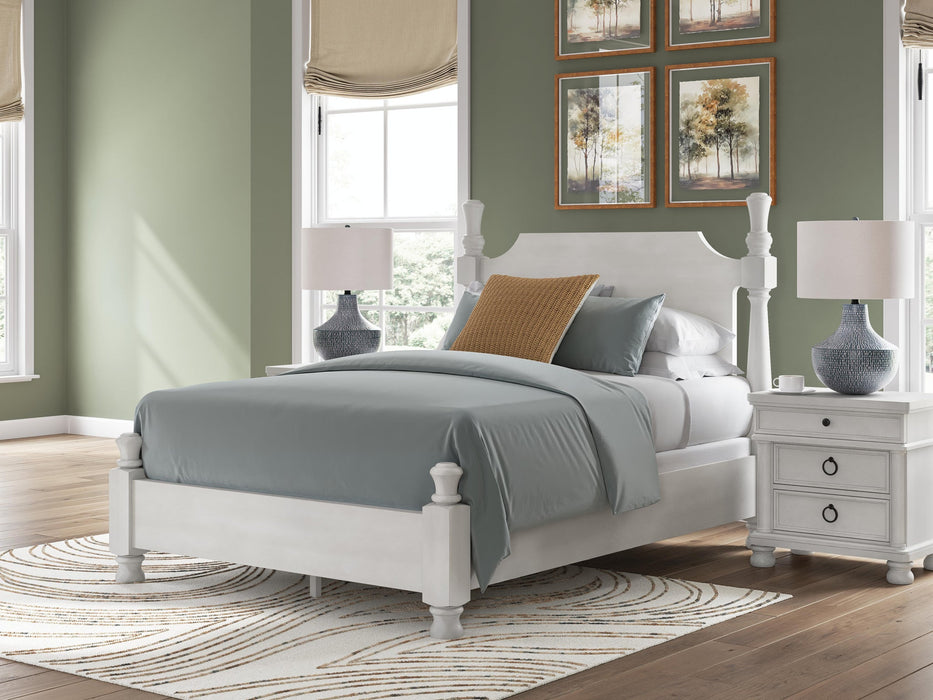 Chadworth Queen Poster Bed, Dresser and Mirror