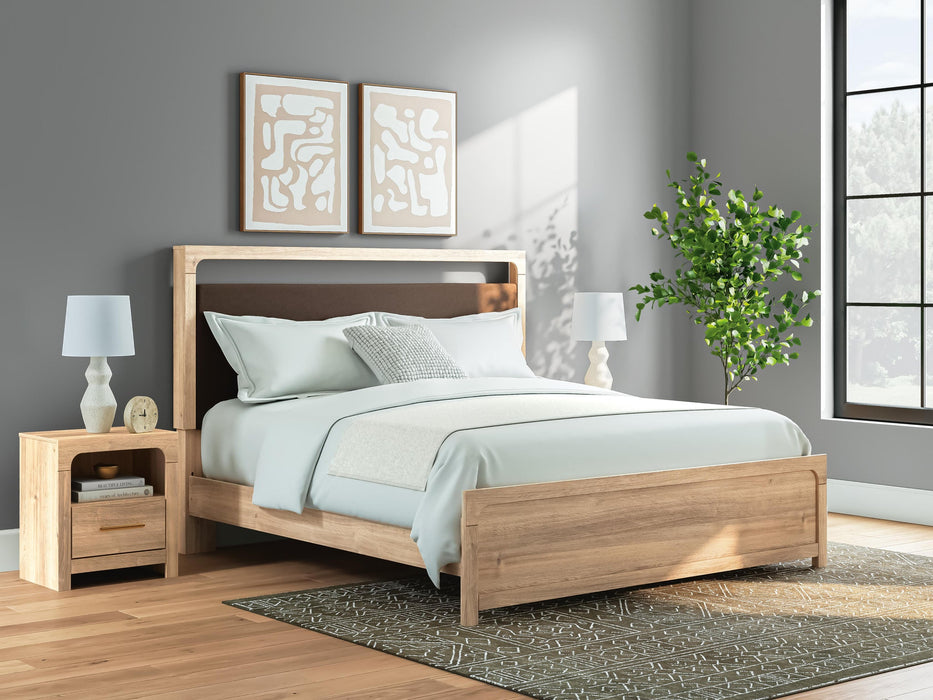 Hollymount King Upholstered Platform Bed, Dresser and Mirror