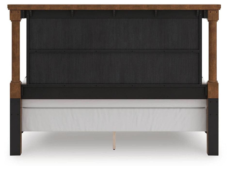 Chadworth California King Poster Bed with Mirrored Dresser