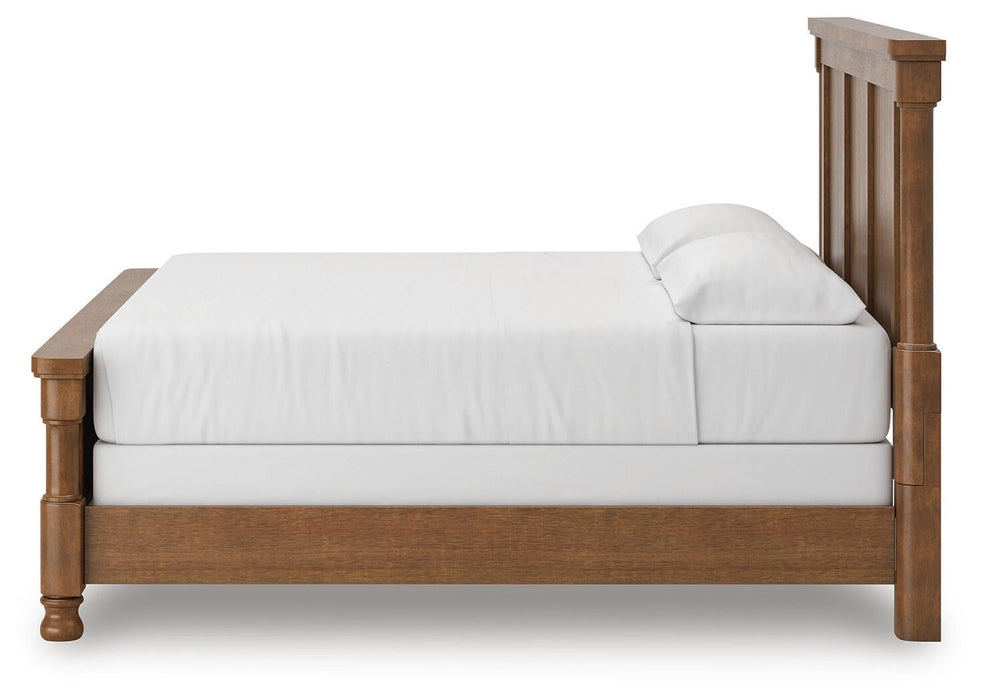 Chadworth California King Poster Bed with Mirrored Dresser