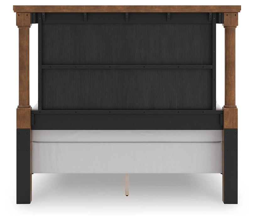 Chadworth Queen Poster Bed with Mirrored Dresser and Nightstand