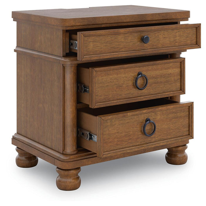 Chadworth Queen Poster Bed with Mirrored Dresser and Nightstand