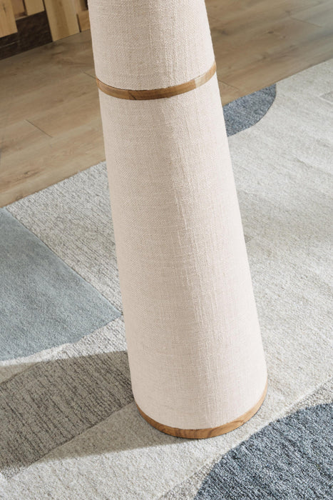 Dellridge Metal Floor Lamp (1/CN)