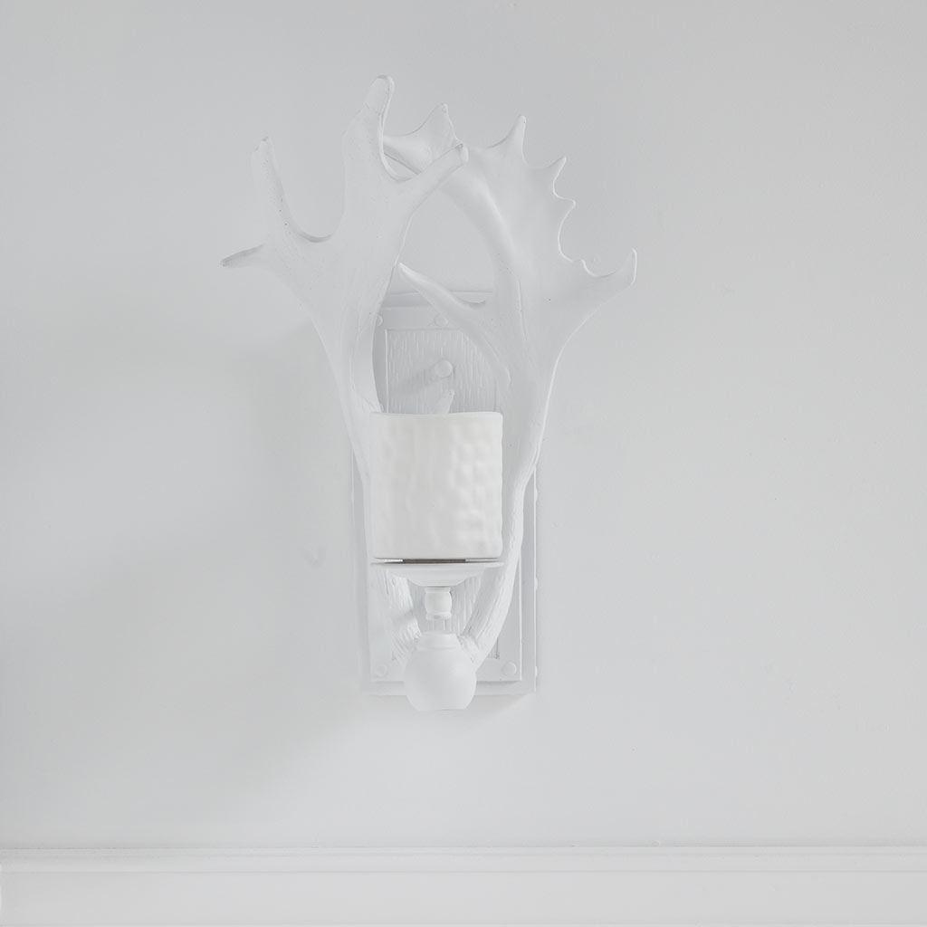 Rockland 8x19.5 White Resin Antlers Wall Sconce